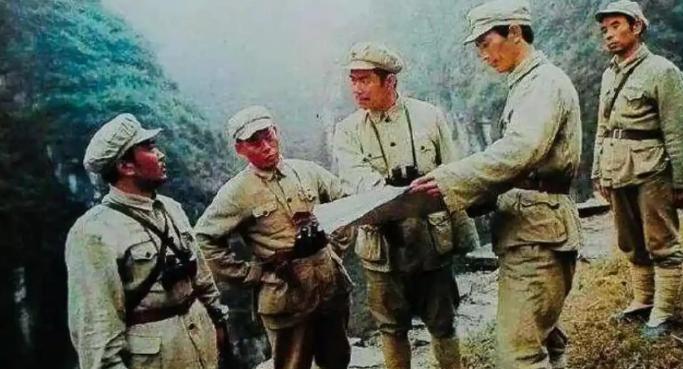 1950年，解放军24名精英战士深入大瑶山，搜捕黄埔军校巨匪甘兢生，但苦苦搜寻多