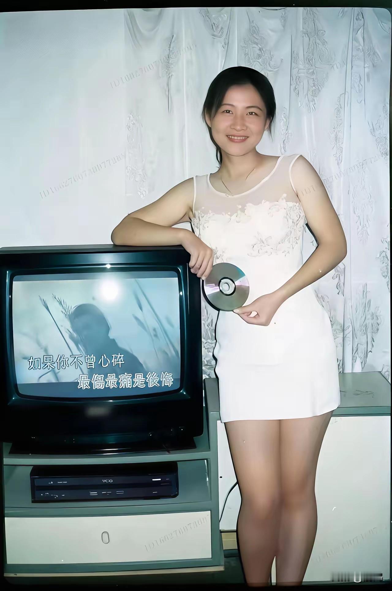 八十年代纯素颜美女，没有科技狠活，一切自然清新。终于明白为什么有些人怀...