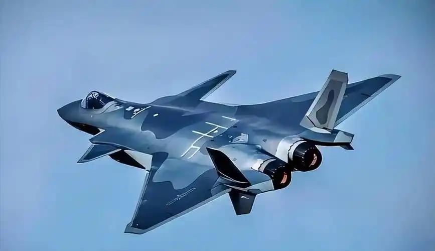 同样是"一机三型"，歼35走的是和F35相反的工程路线，F35的反面教材意义，不