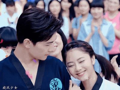 没想到松松那么早就和杨洋合作过了，可惜她不是官配!松松演配角时就这么灵动可爱，