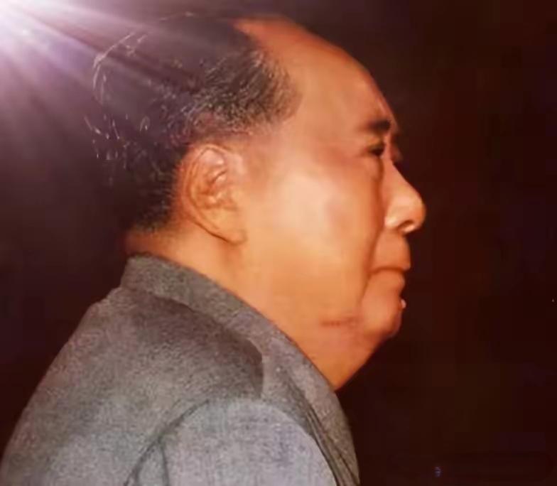 毛主席警告贫富差距？一句预言引爆今日社会大辩论！“贫富差距一旦拉大，公平平等