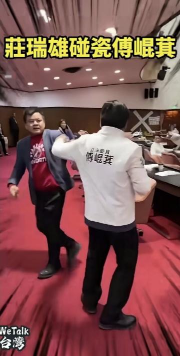 他又“碰瓷”了傅崐萁了。他就是庄瑞雄，63岁，执业律师，现任