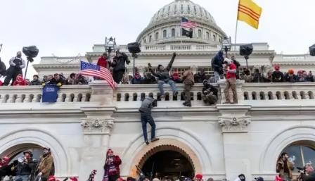 美国为何不怕自己国家发生革命？其实道理很简单，美国政府是真会杀人，华尔街闹事的带