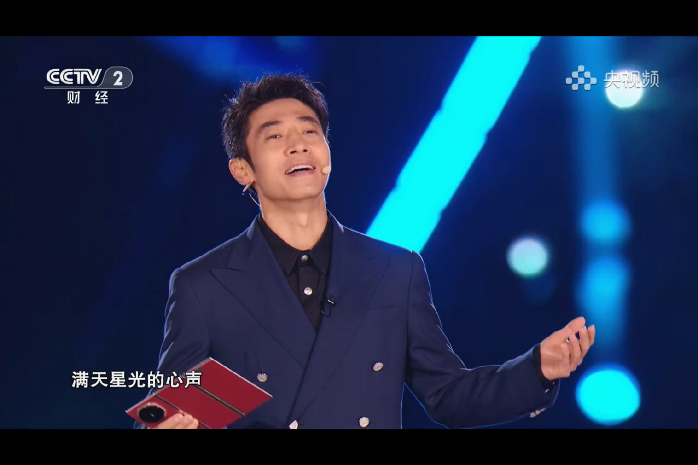 我去手卡原来能这么高级好看，甚至感觉看的字更多了！折叠屏能这么用太高级了华为折叠