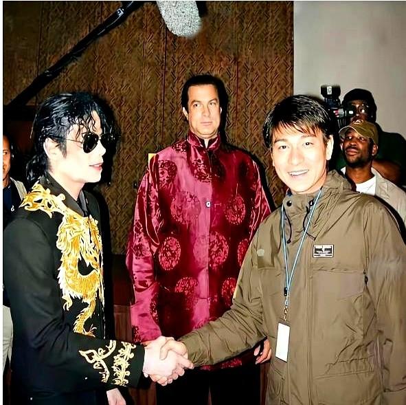 能让迈克尔·杰克逊亲自打电话邀请的亚洲艺人，谁？就是华仔，刘德华！看看这