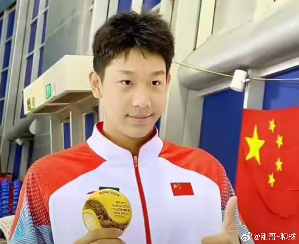 1分44秒53！张展硕夺得2026中国游泳公开赛男子200米自由泳A组决赛金牌2