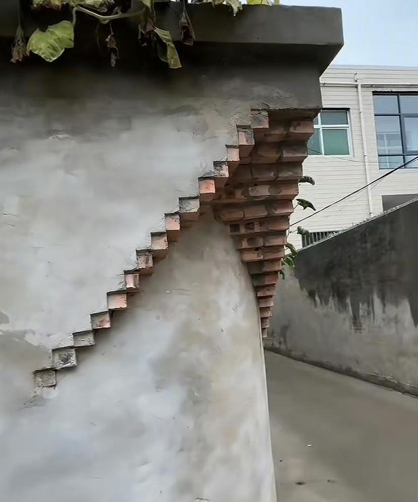 这才是真正的拐弯抹角。