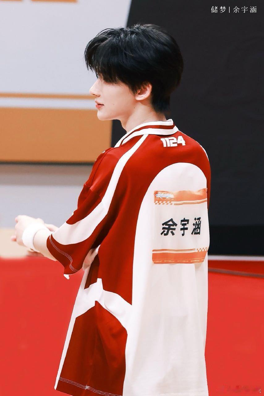 TF家族运动会官宣TF家族运动会官宣啦！去年余宇涵在篮球场上的堪称“余库里”，三