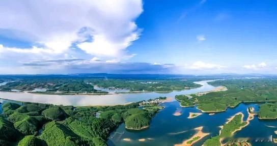 建议平陆运河更名为“广西大运河”，更大气、更有地标性，对标京杭及巴拿马运河
