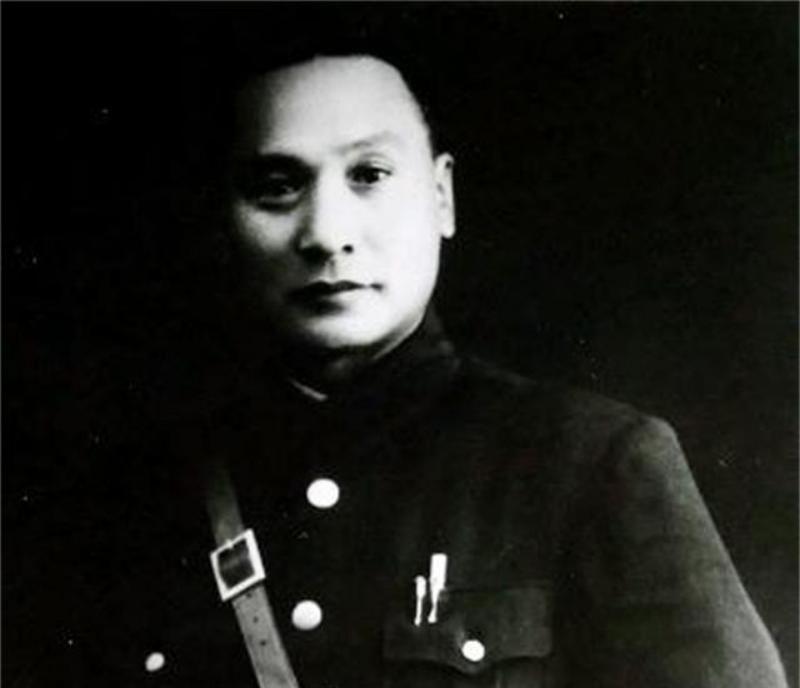 1949年深秋，昆明陆军监狱的铁门紧锁，90名政治犯的名字已经被圈进蒋介石的密杀