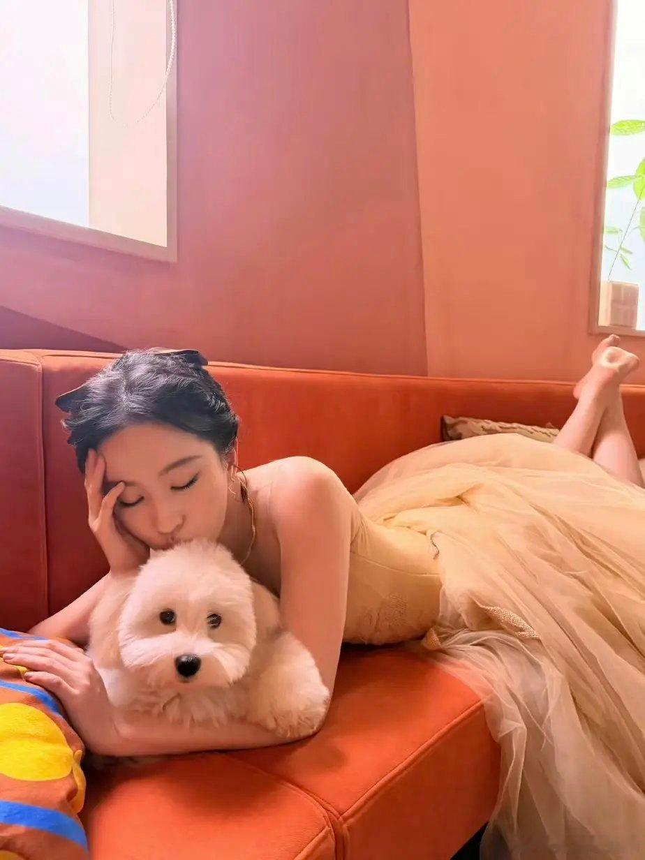 刘亦菲的脚脚中刘亦菲仙女果然连脚尖都带着仙气✨刘亦菲这双美足简直是“脚中刘亦