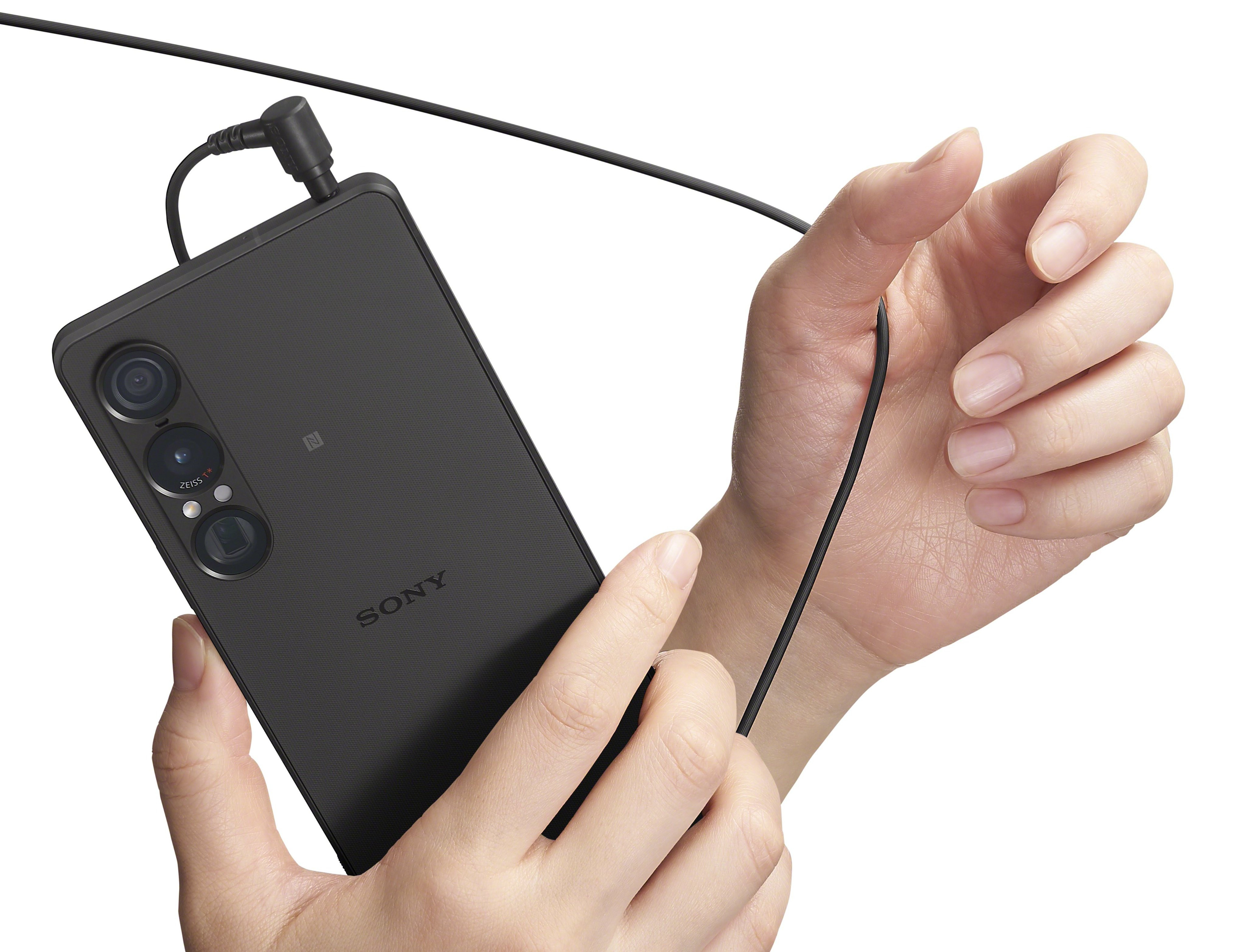 索尼Xperia1VII，索尼最新的旗舰还配备了先进的3.5mm耳机接口​