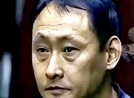 张本智和输了三场外战，妹妹对前十全败。爸爸不再站场边，教练组换了中国人、德国