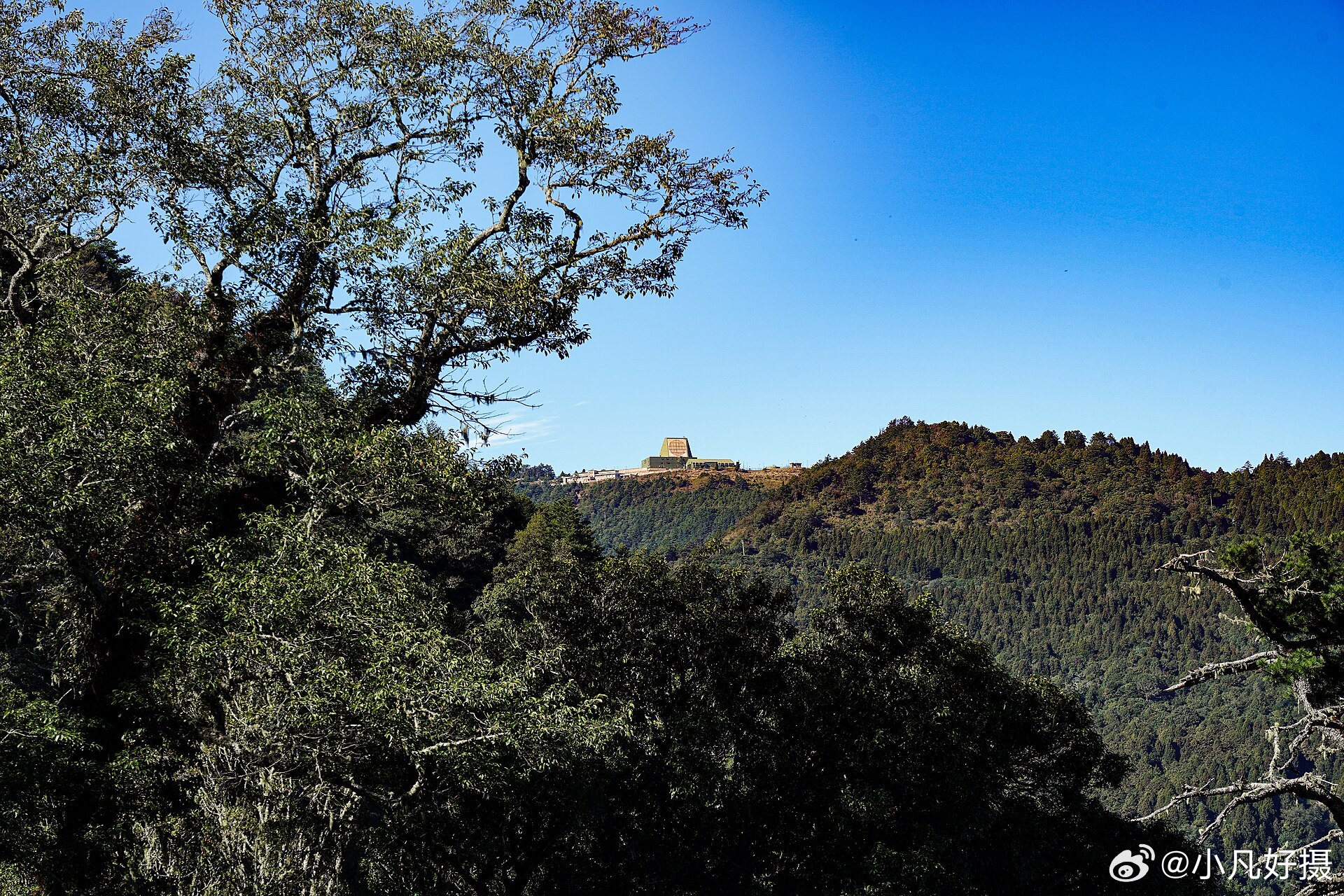 最近被伊朗摧毁的美军“铺路爪”远程雷达有点火，而中国台湾省也有一座。它位于台湾