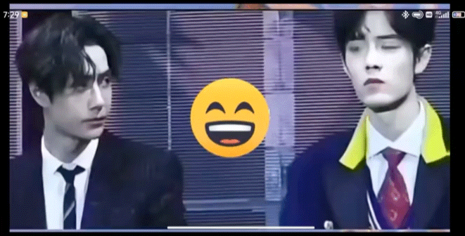 哈哈哈哈哈哈哈哈看一次笑一次wyb：哥在装什么​​​