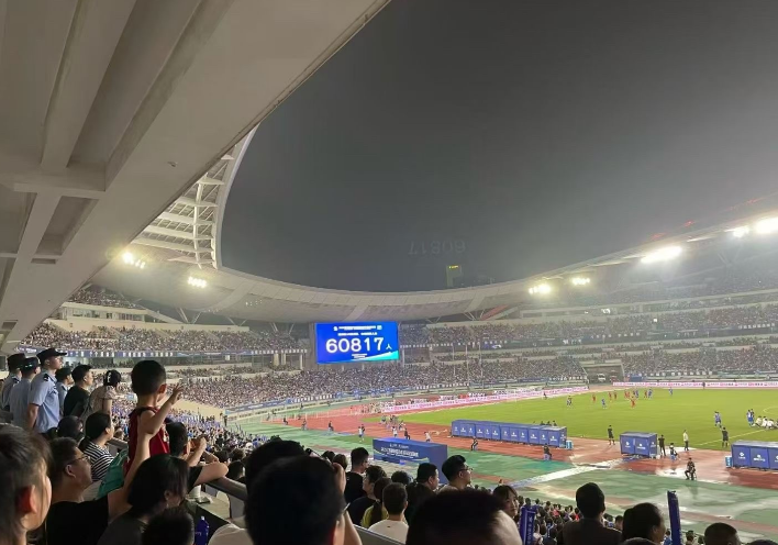 南京v徐州一战，又诞生一个新名词：“黑解”昨晚，南京v徐州1:1握手言和