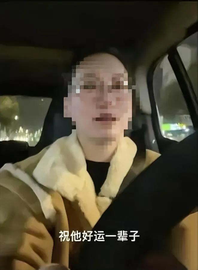 考公姐哭惨反被骂？原因扎心了！恋爱三年拒结婚，理由竟是“要考公”，分手四