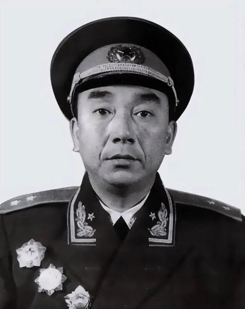 1978年军委要求将第一军医大学尽快迁出，迁到哪里去呢？时任总后勤部副部长的开国