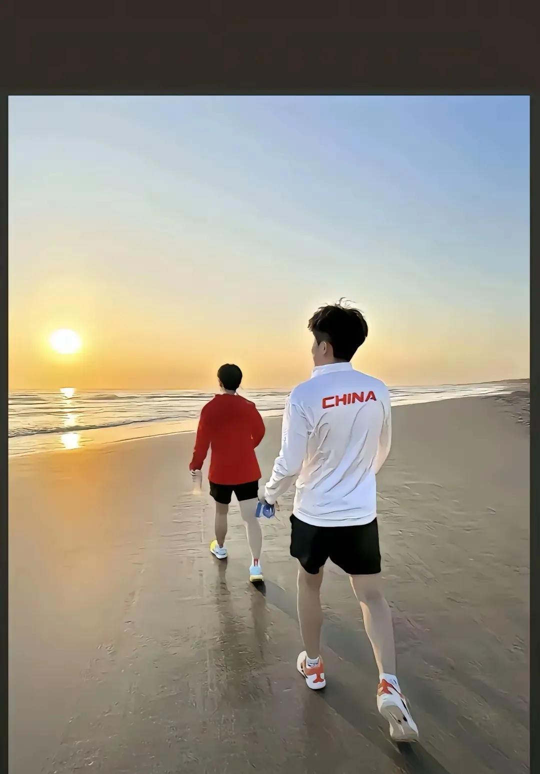 你追你的小太阳，我也是！大头和莎莎这画面太美好了！2018年青奥会开始关注莎