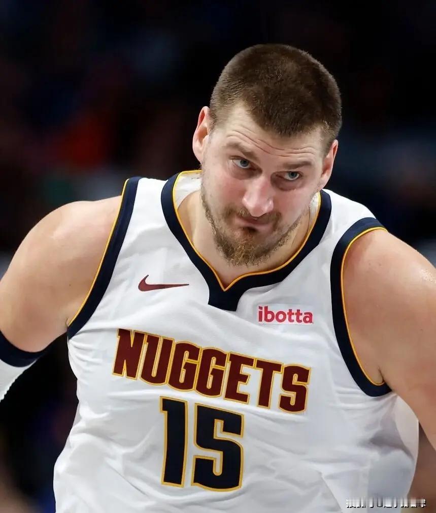 本赛季“三双”次数排名：1、约基奇——16次2、杰伦约翰逊——7次2、基迪