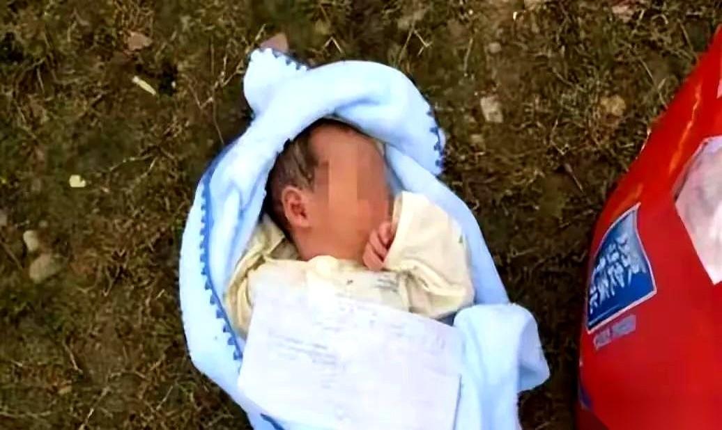 1998年福建那对夫妻的故事，简直比剧本还夸张。养了24年的女儿，第一次带男友