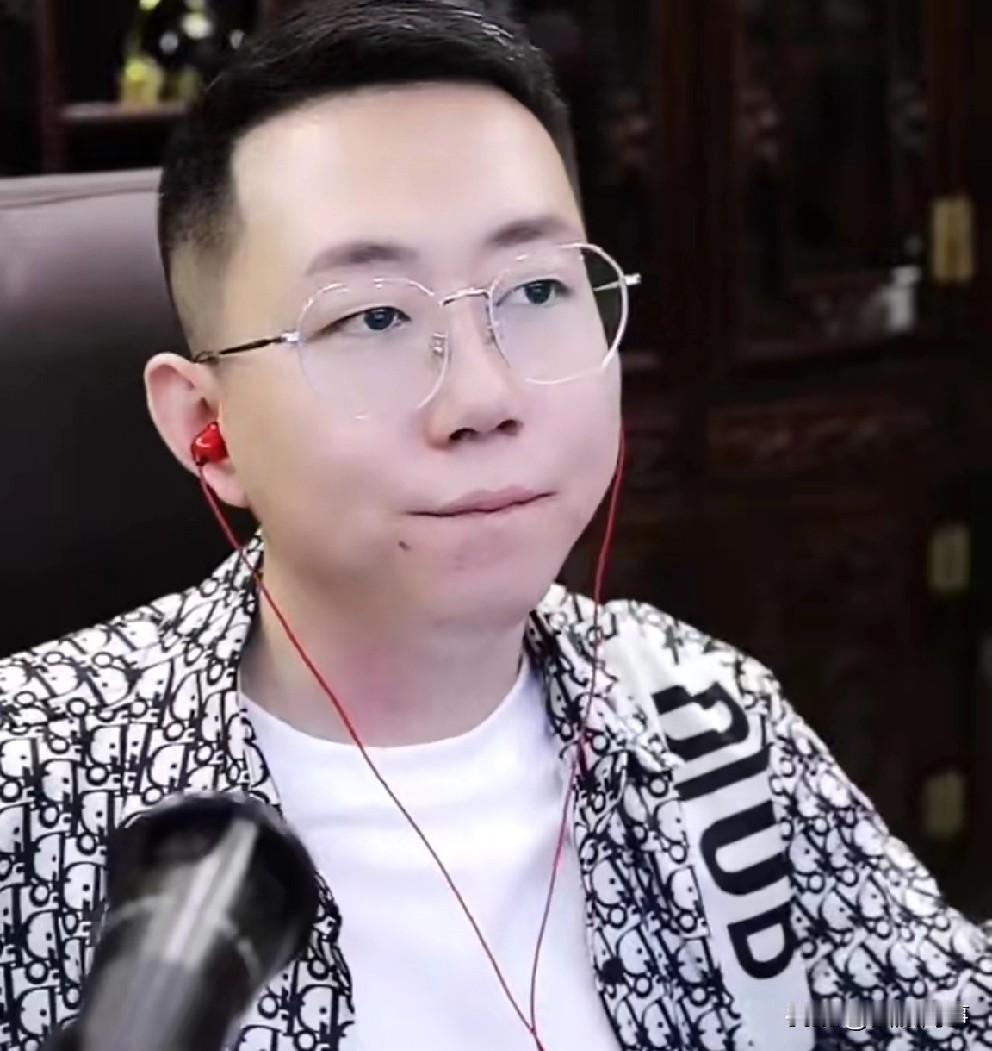 王小源聊T佑婚礼彰显兄弟情义，自信换平台直播可掌控全场！