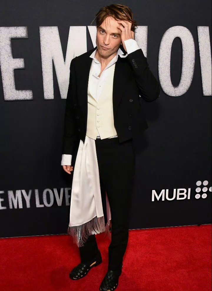 制片人马丁·斯科塞斯、主演詹妮弗·劳伦斯、罗伯特·帕丁森亮相​​​《去死吧，我