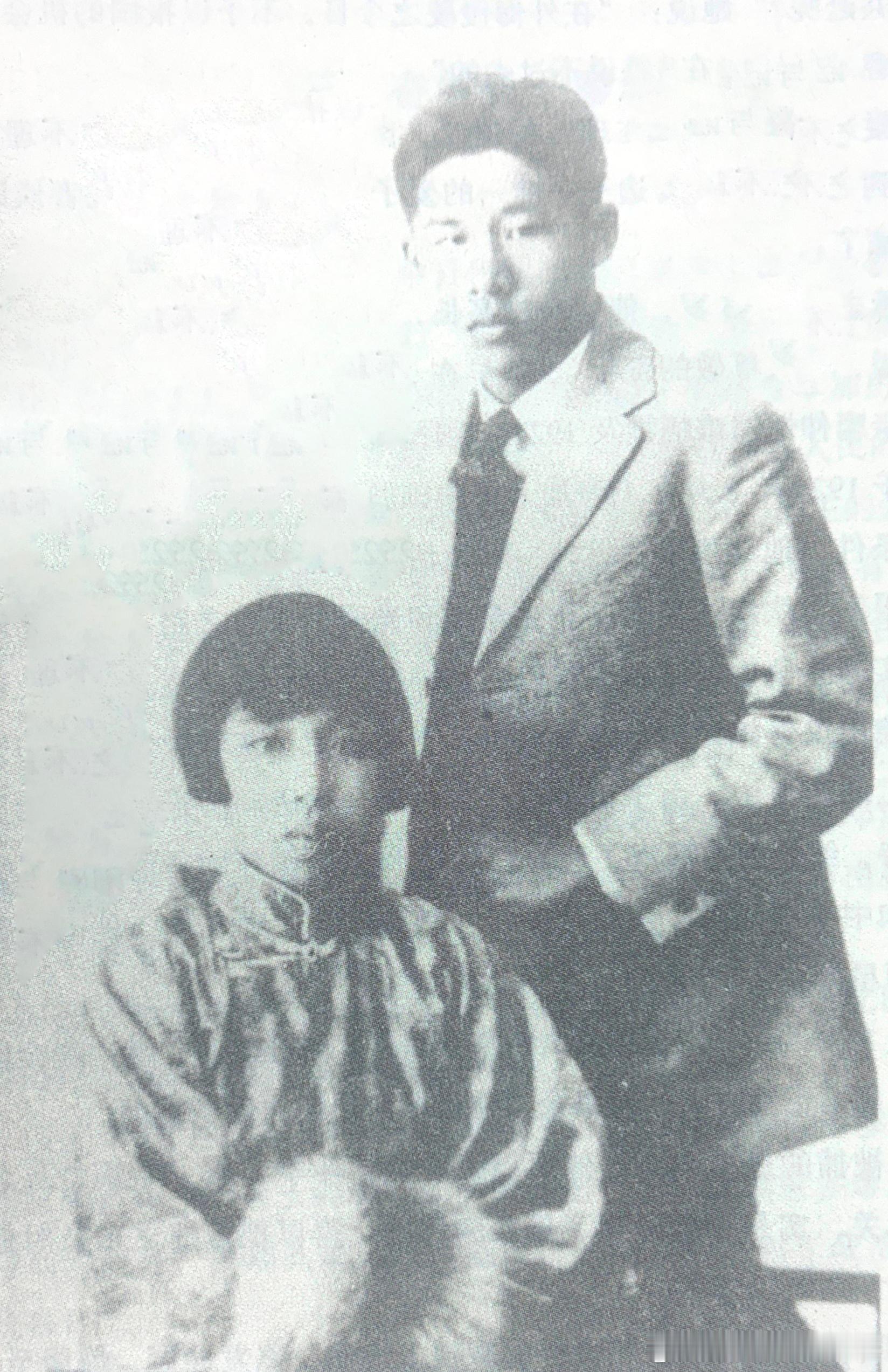 1925年廖梦醒和廖承志在广州历史影像