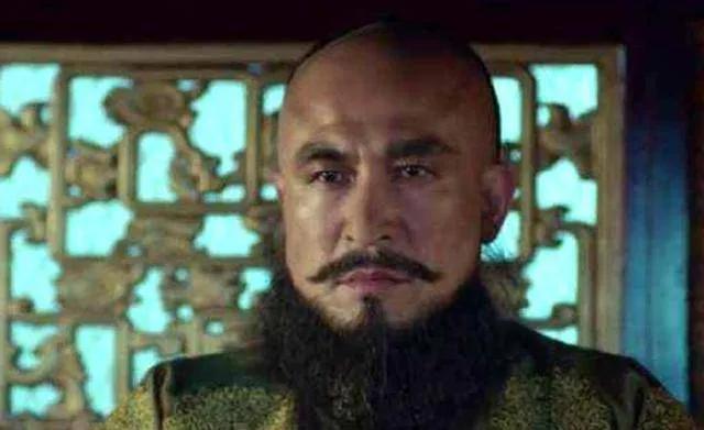 1669年，鳌拜被一群少年侍卫擒获，押到康熙面前。康熙当着满朝文武，列了鳌拜三