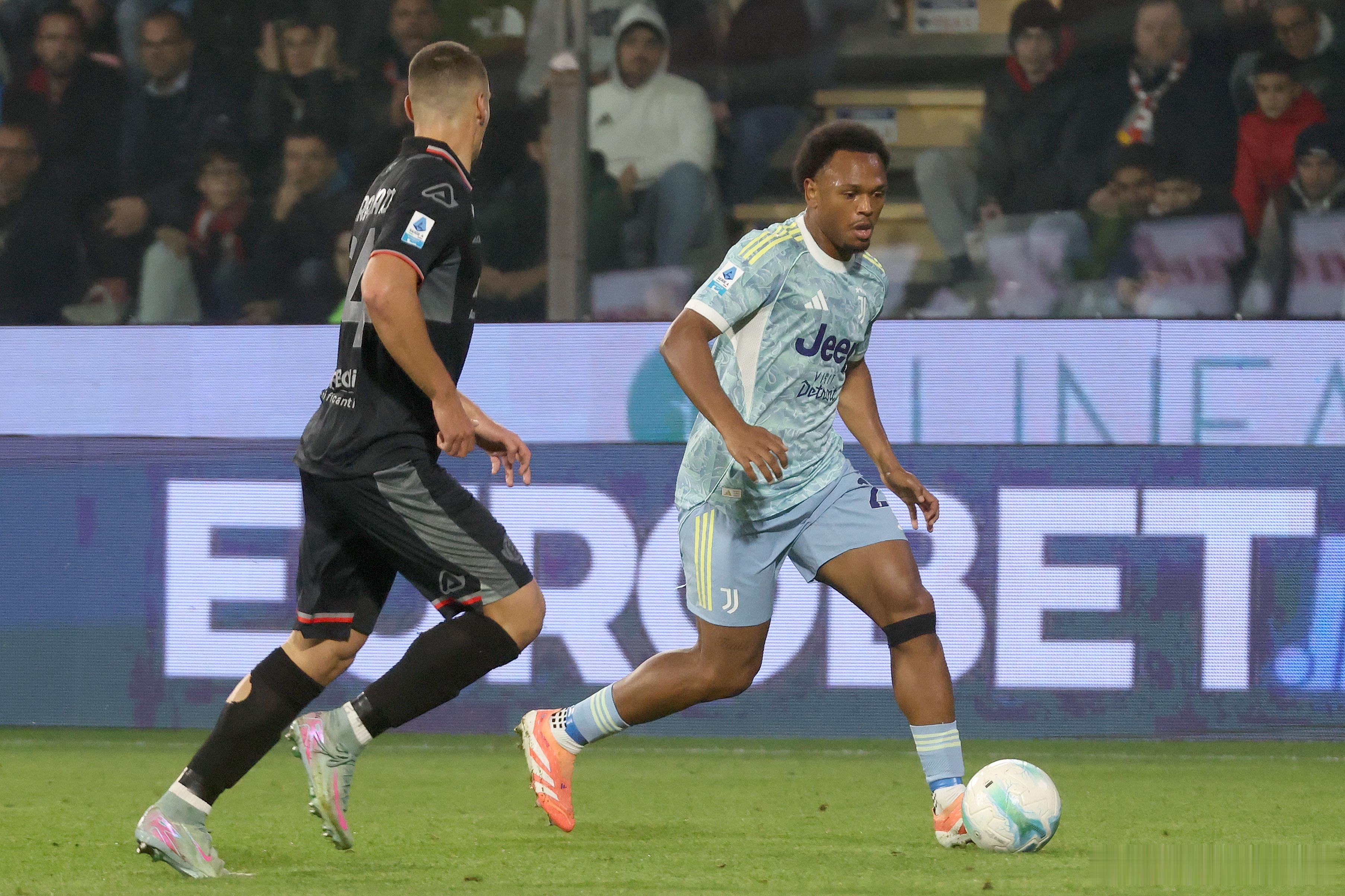 米兰体育报：在对阵科克雷默内塞的比赛中，奥蓬达展现了他作为“足坛搅屎棍”的超级搅