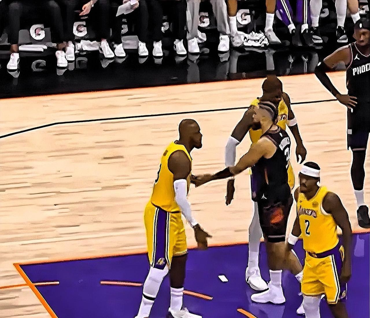 太阳恶汉狄龙真是太会整活了！今日NBA常规赛，湖人以108-132惨败太阳。比