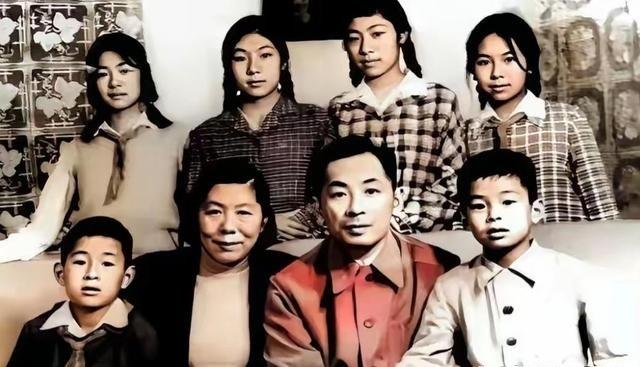 1985年，开国上将叶飞在病榻上听闻小女儿叶之枫因泄露国家机密被捕的消息，沉默良