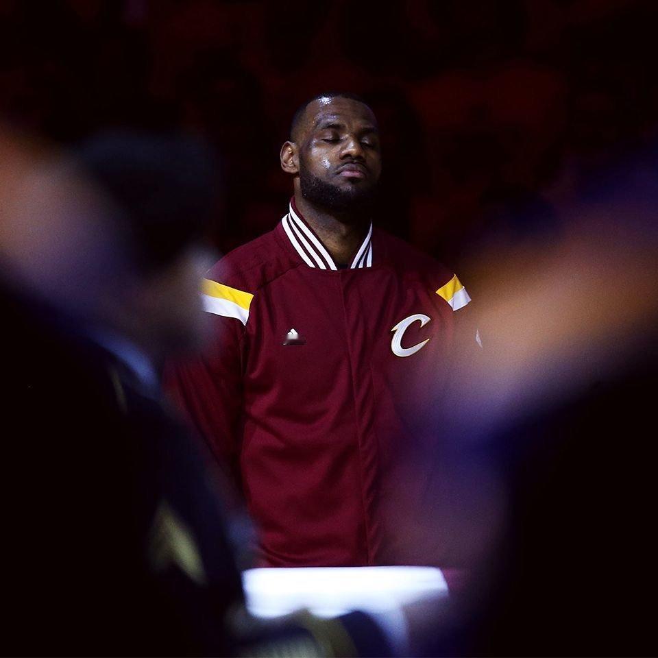 前NBA球员尼克·杨抛出了一个问题：“你们觉得，要是勒布朗能有一位顶级教练，比如