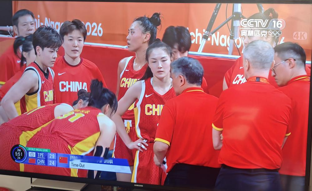 19岁女孩张子宇，11投10中砍下22分，凭什么要为女篮输球背锅？赛场上，她出场就是无解BUG，正负