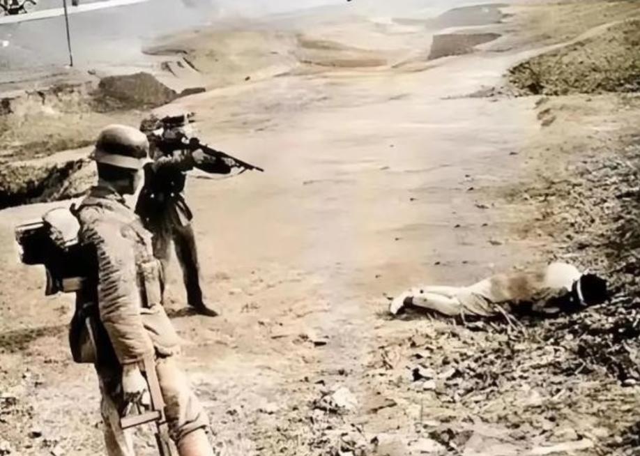 1946年，就在国军枪决日本战犯鹤丸光吉时，鹤丸光吉突然猛地扭过头，扯着嗓子用
