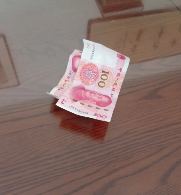 真是太抠搜了这不快到母亲节了嘛，儿媳妇昨晚给了我200元，说是母亲节给我