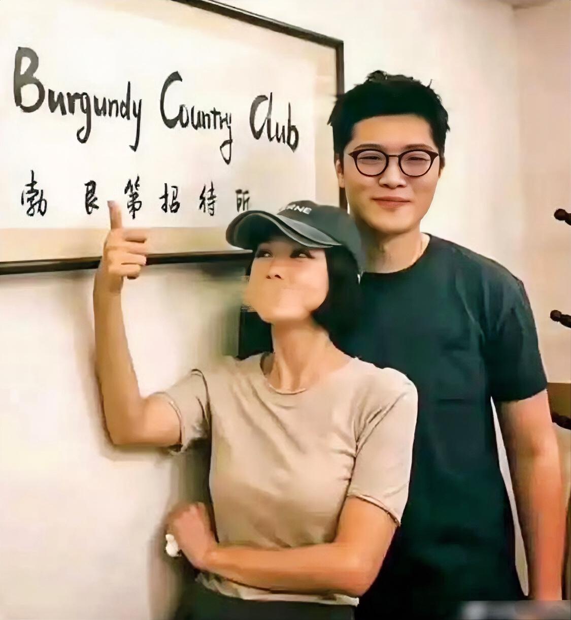 属实大跌眼镜！荧幕上气质绝佳的女神现实个子不高，追着看她十几年，落差感直接拉满