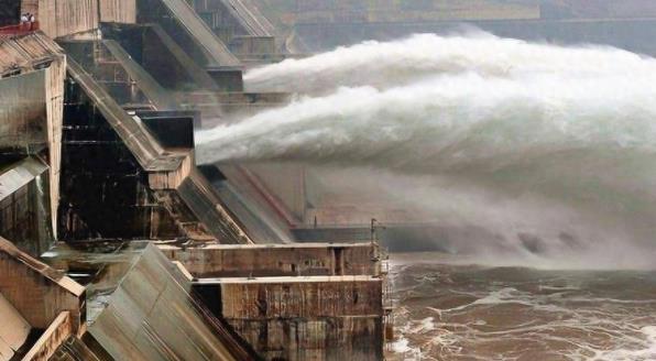 印度发动水攻，大水灌向巴基斯坦，巴方紧急撤离居民巴基斯坦媒体25日称，印度通过