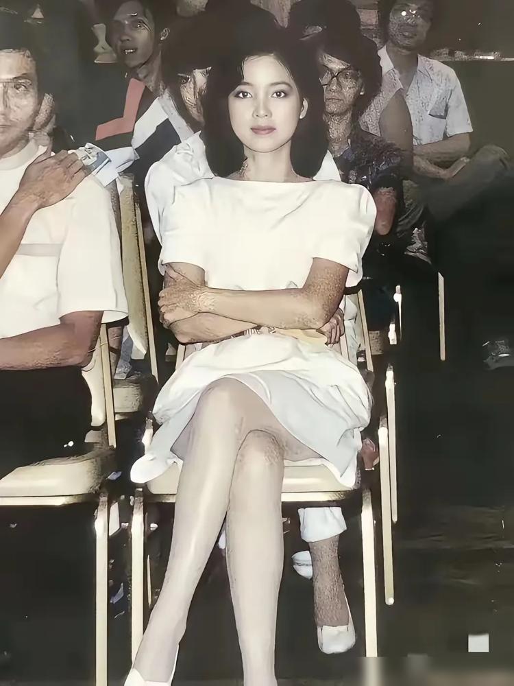 你以为你在怀念王祖贤、林青霞？错了。你怀念的，是那个美貌还能当“硬通货”的时代。