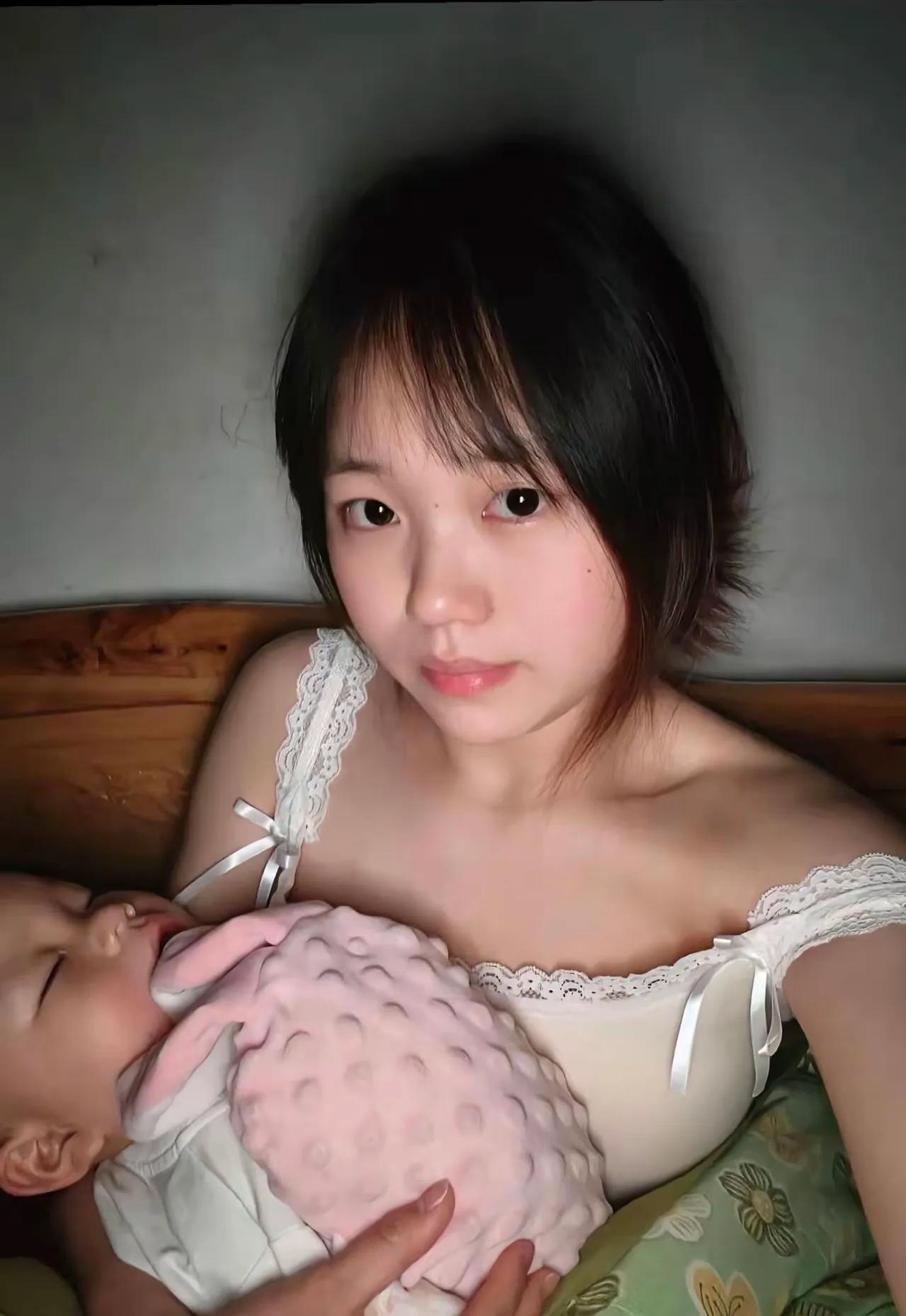 分明还觉得自己没长大，却已经要学着给另一个小生命当妈妈。社会百态