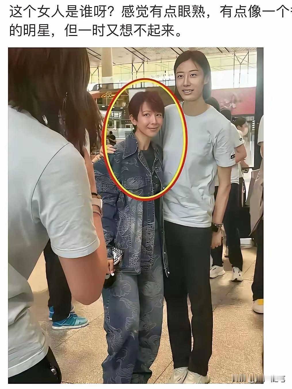 看上去好憔悴的样子，某人看到得心疼了。
