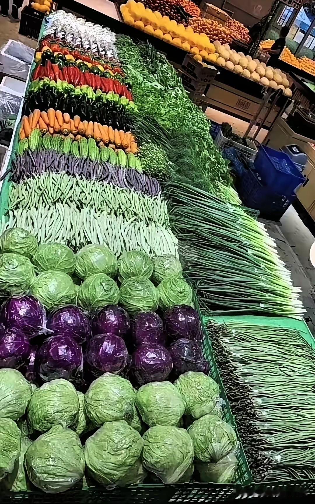 湖北天门的菜农使用国家禁止生产的农药，这些药不让生产了，是谁为了利益在背后顶风作