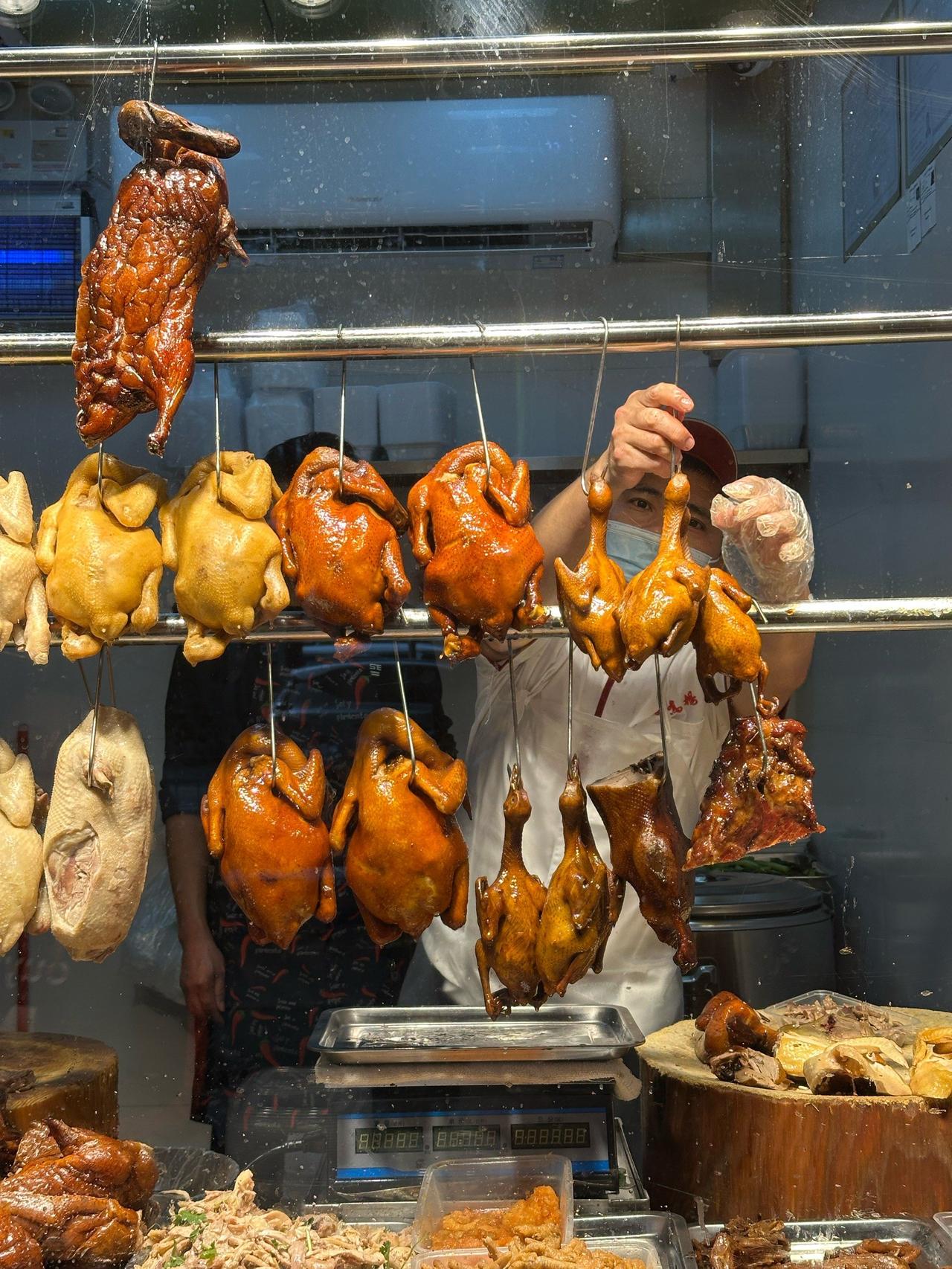 广东深圳，一男子一夜之间，49亿身家蒸发，导致负债10亿，他立马从“老板”变成了