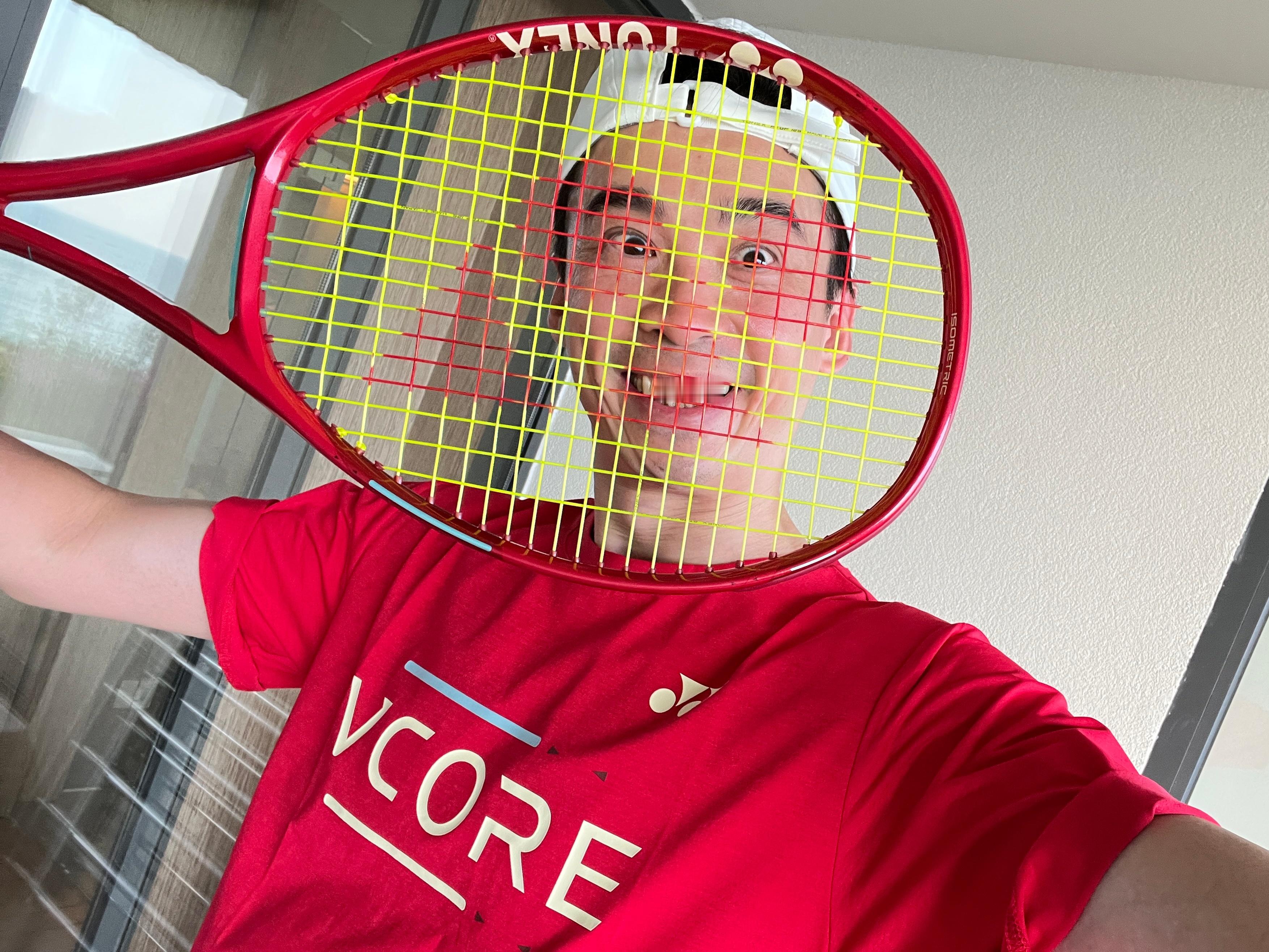 这个周末，三亚半山半岛的这片海，被YY家承包了！新年红主题配色的Vcore08