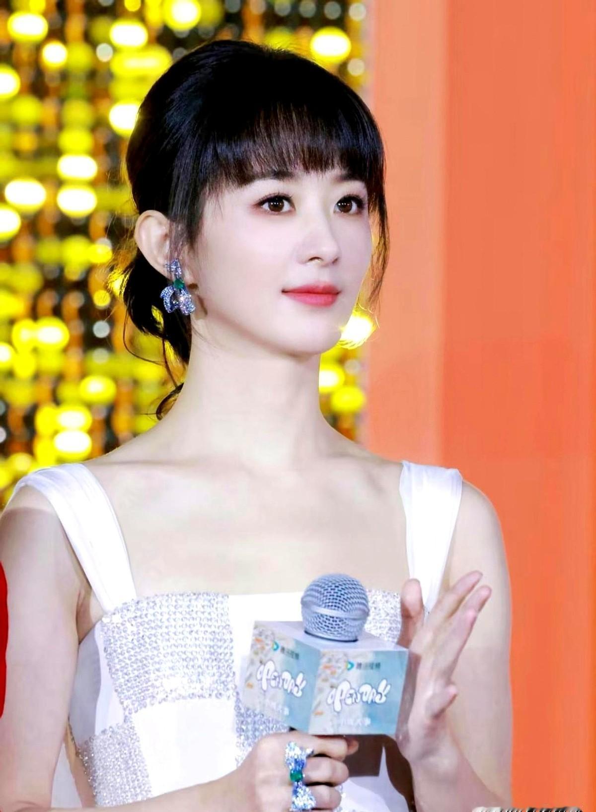 我天，这是什么大型穿越现场？！赵丽颖新造型直接炸了！全网都在尖叫“梦回知否”