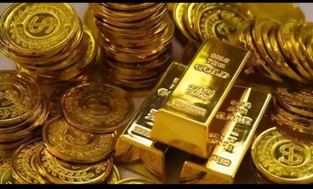 有没有懂经济学的学者，解释一下金价为什么会长的这么快啊。我8月左右买的三金，还