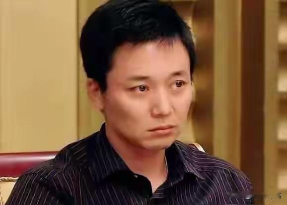 演员刘奕君2001年离婚时，他只提了一个要求：儿子的抚养权得给他，钱可以不要，房