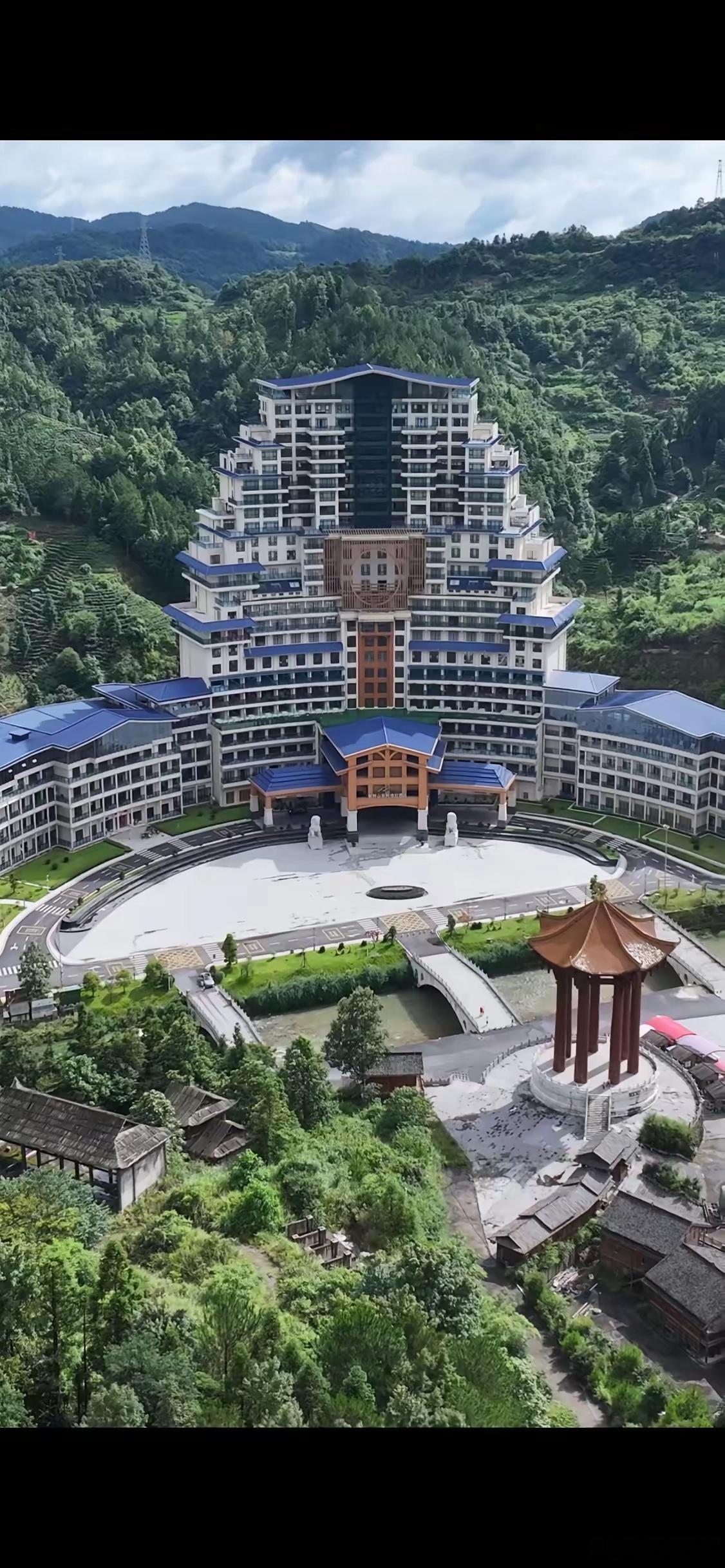这应该就是全国最聪明的大老板了，他怒砸3个亿，直接把一座烂尾多年的天下第一水司楼