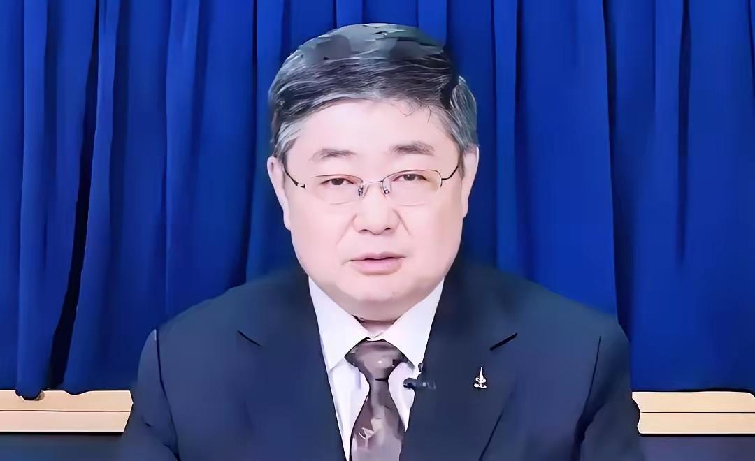 小舰长吕礼诗表示：我很尊敬高志凯老师，但是他说的马德雷山号坐滩仁爱礁27年，必须