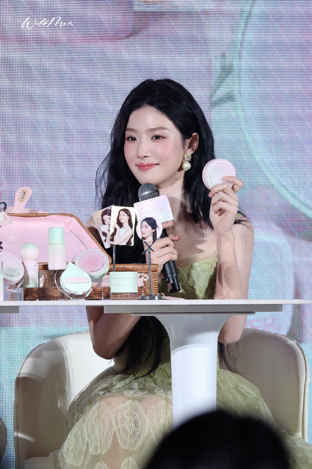 这个卢昱晓真的氧气感的萌萌美女